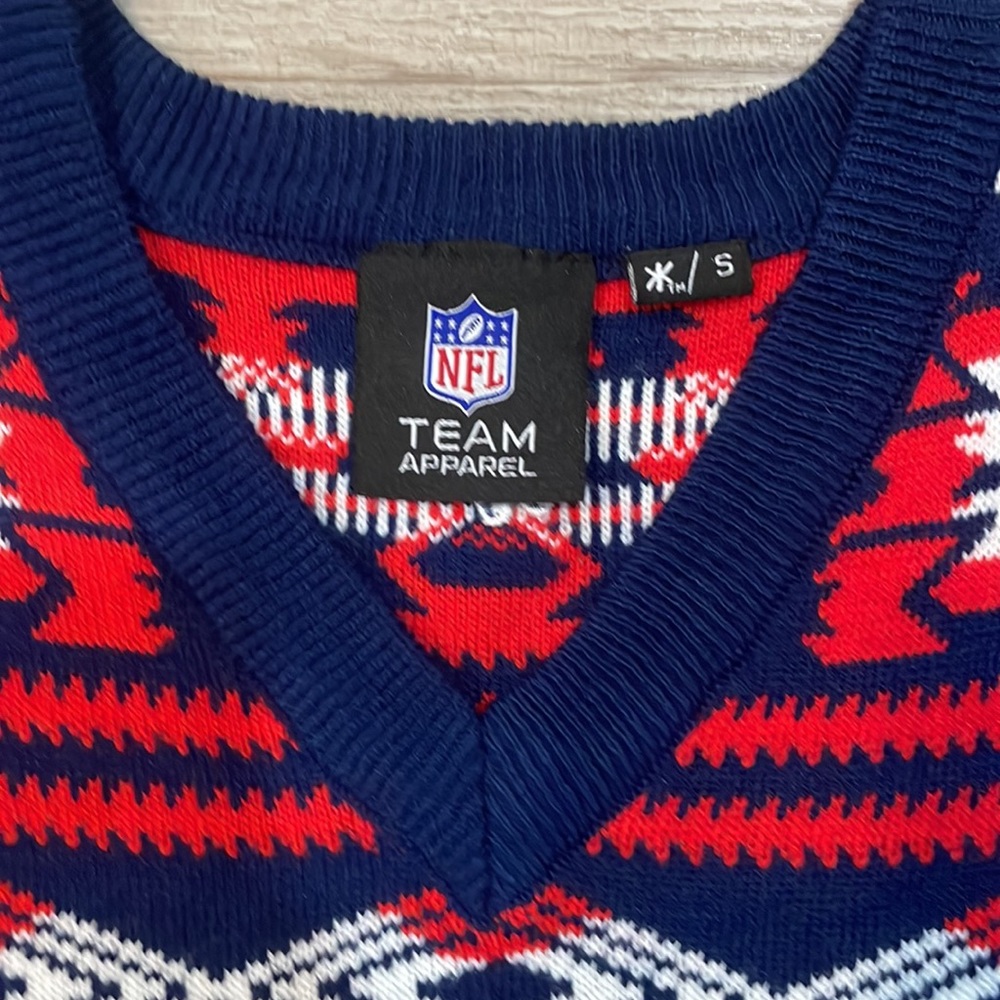 NFL Team Apparel New England Patriots Sweater Vest, Size Small BNWOT - Picture 2 of 4